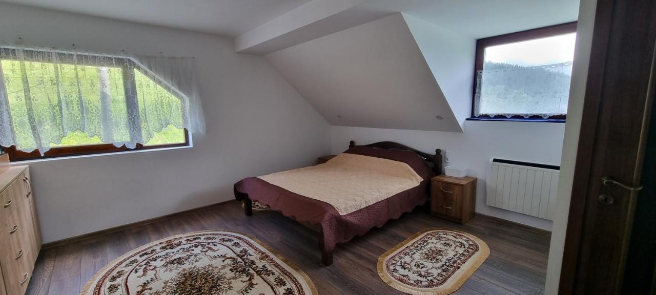 Karacsony Guest House Lunca de Sus ภายนอก รูปภาพ
